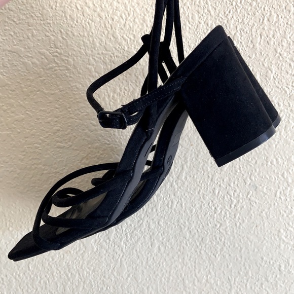 Mid High Heel - Picture 2 of 2